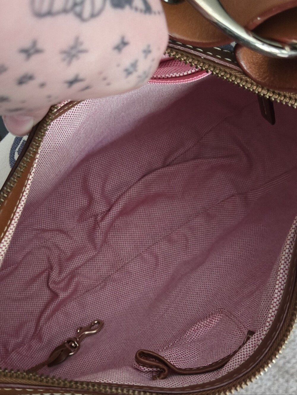 Dooney & Bourke Medallions Circle Hobo Shoulder Bag - Picture 10 of 11